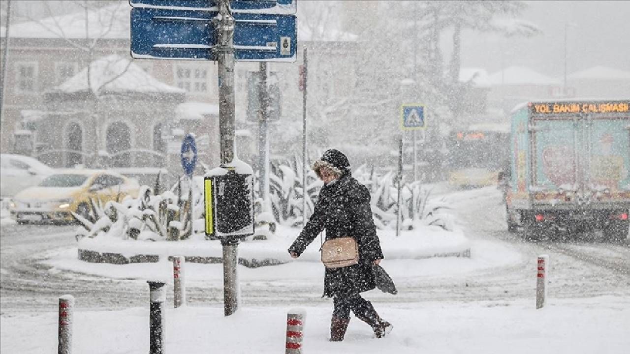 Meteoroloji tarih verdi... Türkiye’de kış geri dönüyor! 50 ilde lapa lapa kar yağacak 3