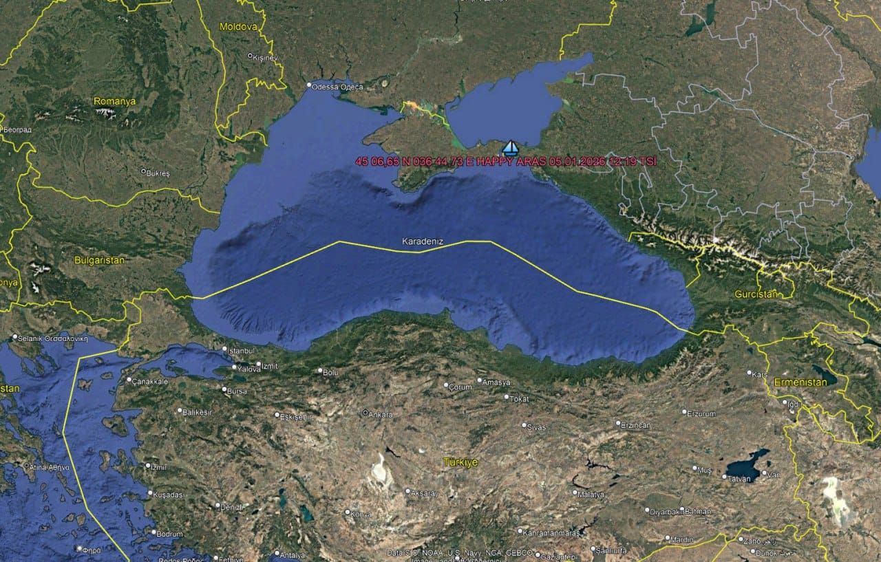 Karadeniz'de sürüklenen Türk gemisi Kerç Boğazı’nda karaya oturdu! Mürettebat tahliye edildi 1