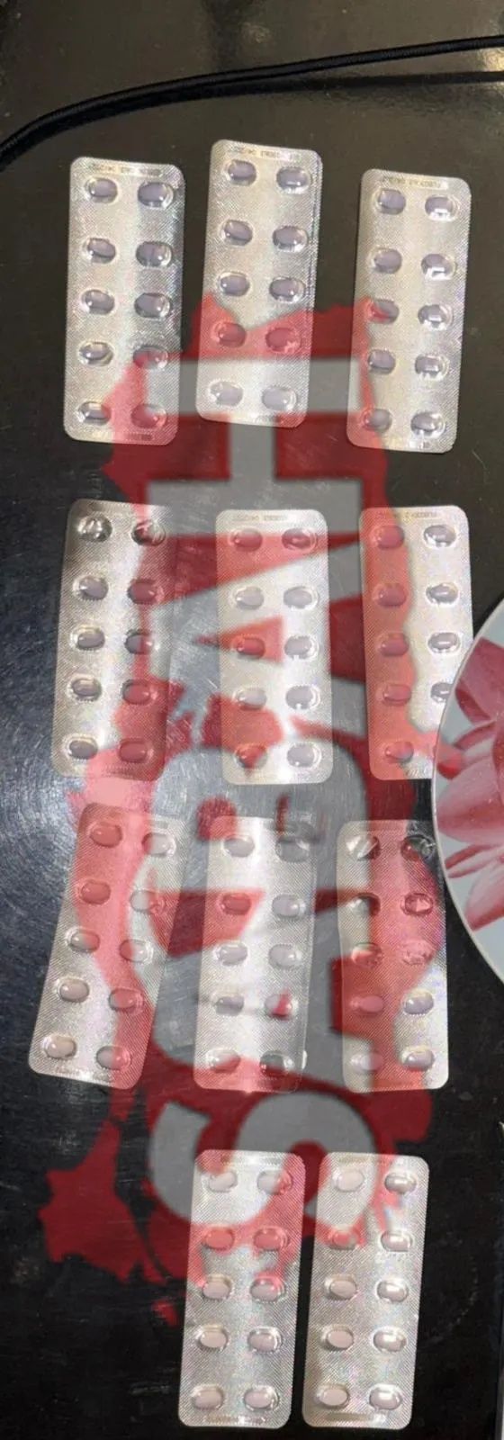 Ciciş kardeşlerden Ceyda Ersoy'un evinden çıkanlar şoke etti! Kokain, yüzlerce hap ve servise hazır eroin çıktı... 5