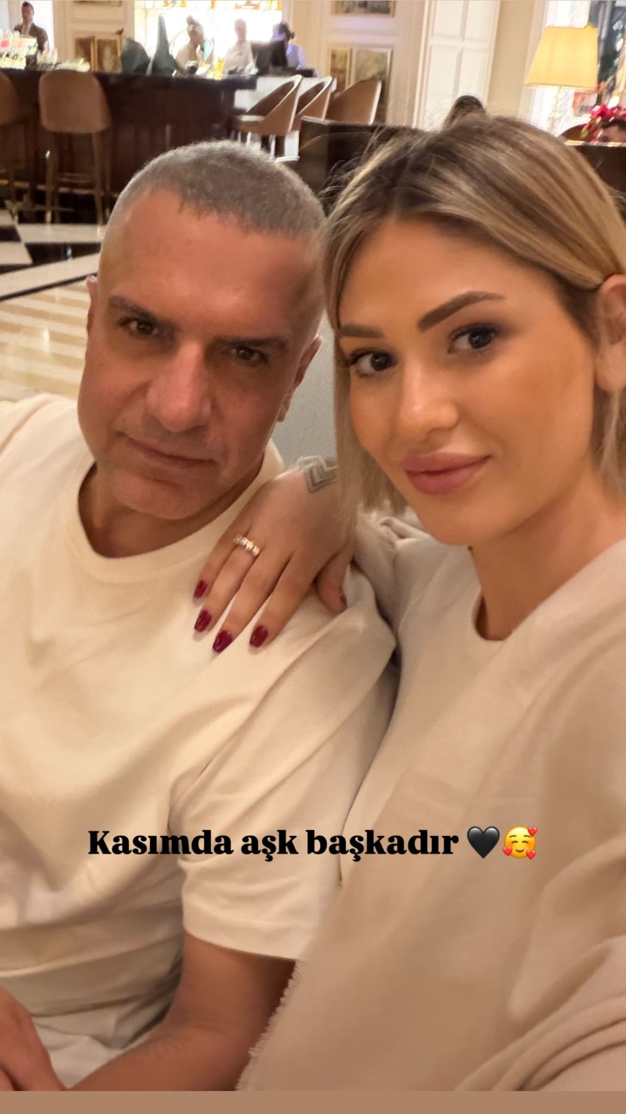 Berdan Mardini ve Dilara Talay çifti boşanma iddialarını galada espriyle yalanladı 1