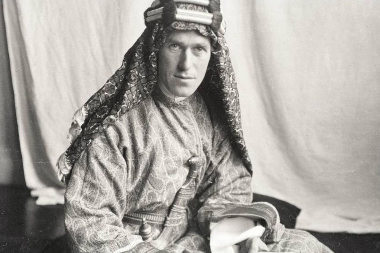 MİT, Arabistanlı Lawrence hakkında istihbarat belgesini paylaştı! "Bazen Müslüman hocası kıyafetinde, bazen de Musevi haham şeklinde zehirli telkinatlarda bulundu" 3