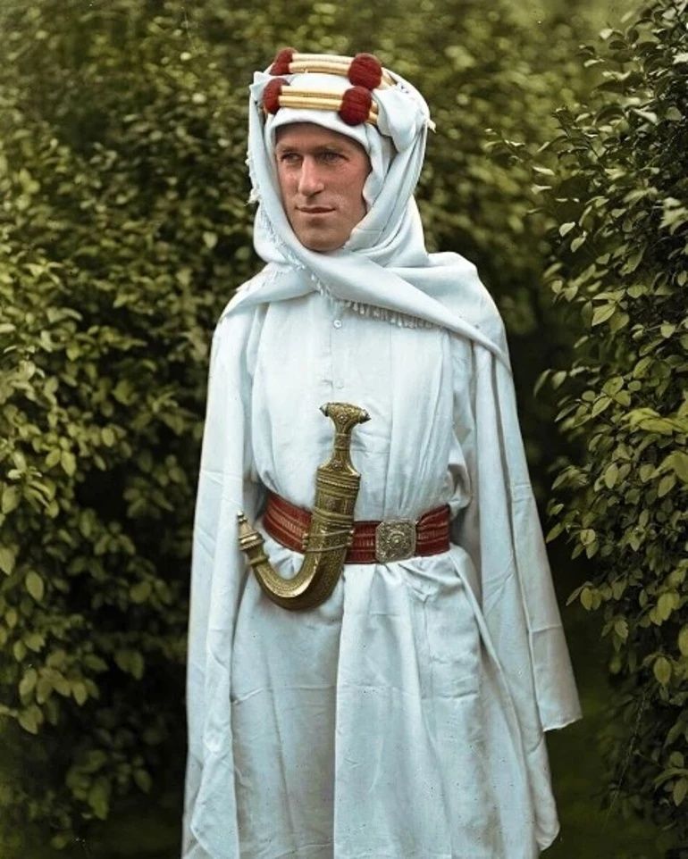 MİT, Arabistanlı Lawrence hakkında istihbarat belgesini paylaştı! "Bazen Müslüman hocası kıyafetinde, bazen de Musevi haham şeklinde zehirli telkinatlarda bulundu" 2