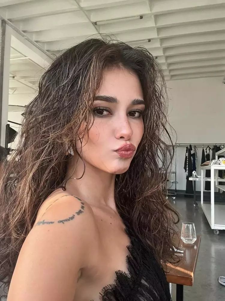 Magazin kulisleri çalkalanıyor! Çakal ve Türkü Su Demirel aşk mı yaşıyor? 6