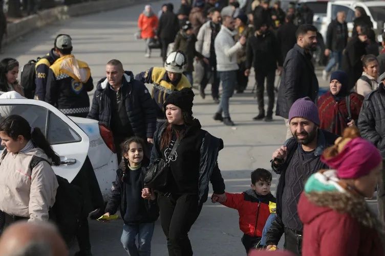 YPG saldırdı, Suriye ordusu vurdu! Halep'te neler oluyor? SDG’ye karşı sınırlı askeri operasyon başladı, siviller tahliye edildi 8