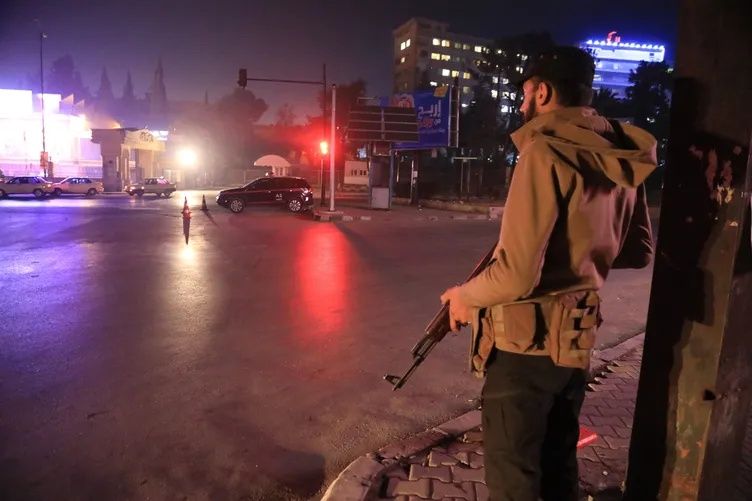 YPG saldırdı, Suriye ordusu vurdu! Halep'te neler oluyor? SDG’ye karşı sınırlı askeri operasyon başladı, siviller tahliye edildi 1