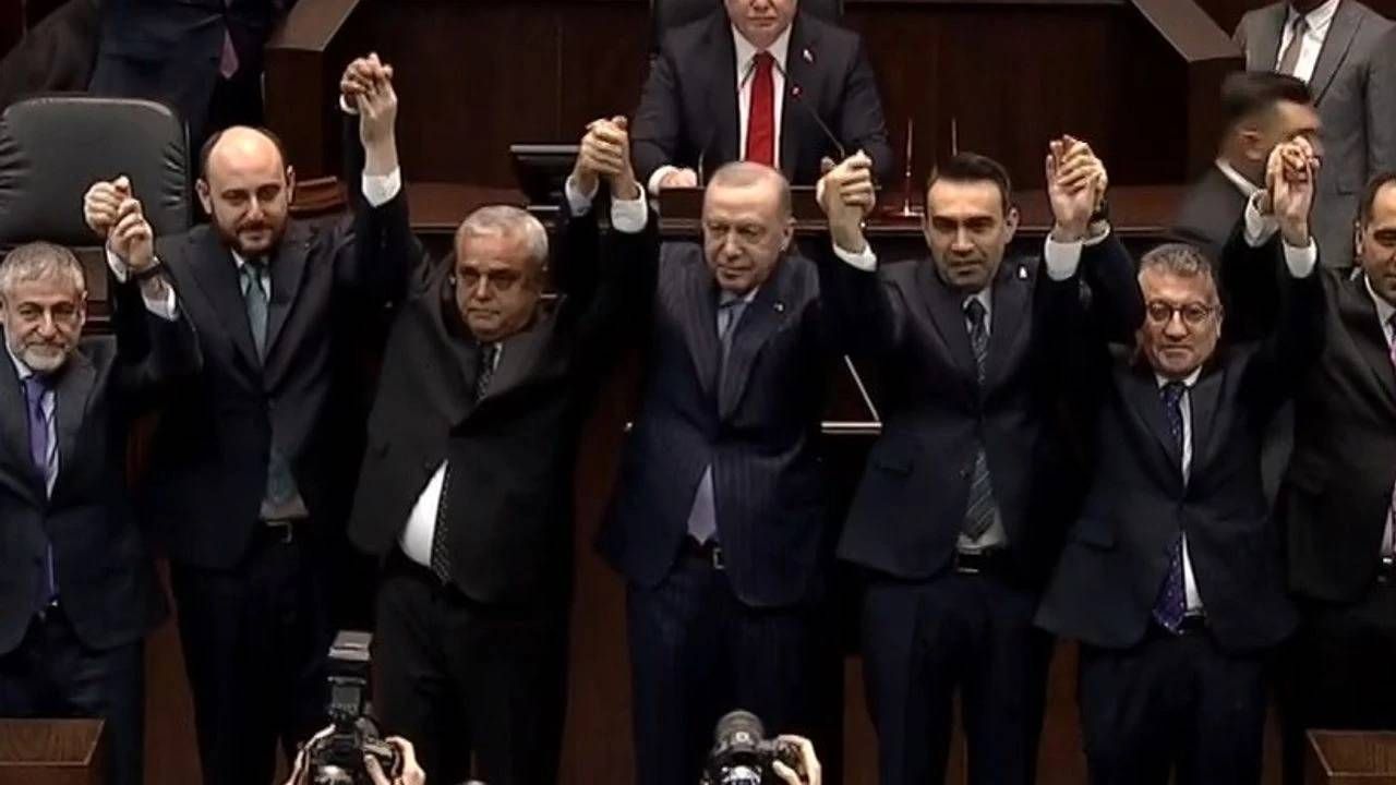 Meclis aritmetiği değişiyor! Kulisler Kaynıyor: İYİ Parti, DEVA ve Gelecek’ten toplu geçiş iddiası 3
