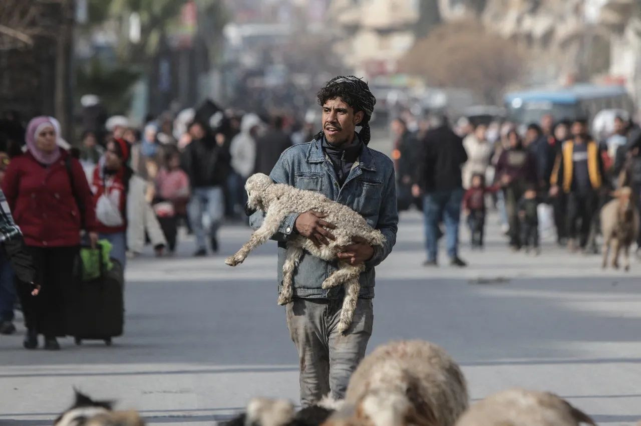 Halep'te çatışmalarda son dakika: Suriye ordusunun verdiği süre doldu! SDG 3 noktada vuruluyor... 2