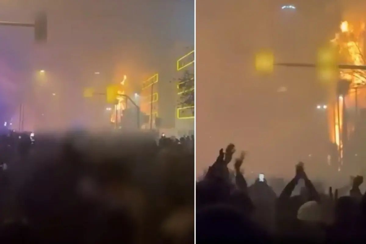 İran’da isyan büyüyor: İnternetin fişi çekildi, ölü sayısı 42’ye çıktı, protestocular hükümet binasını ateşe verdi! 5