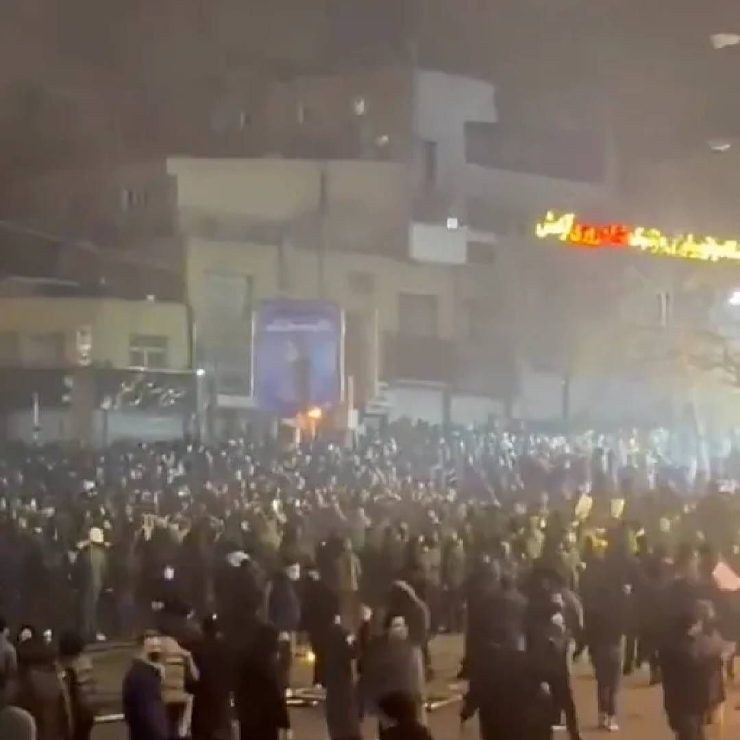Sokaklar ayakta, jetler havada... İran’da geri dönüşü olmayan süreç: ABD ve İsrail savaş için hazır 3