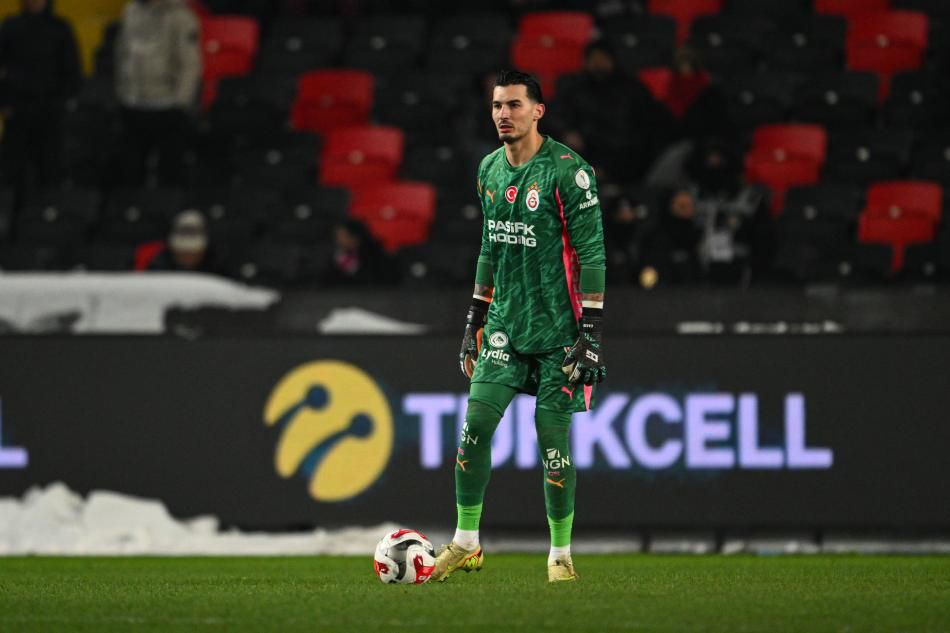 Galatasaray'da Uğurcan Çakır gerçeği ortaya çıktı! Okan Buruk kara kara düşünüyor 1