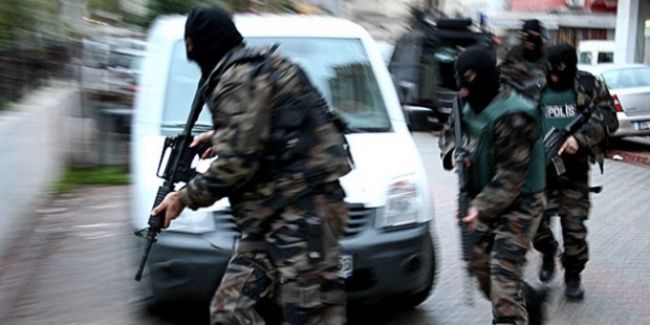 İstanbul'da polisin kontrol edemediği mahalle yok! Yerel yönetimler ile uyumlu çalışıyoruz... 3