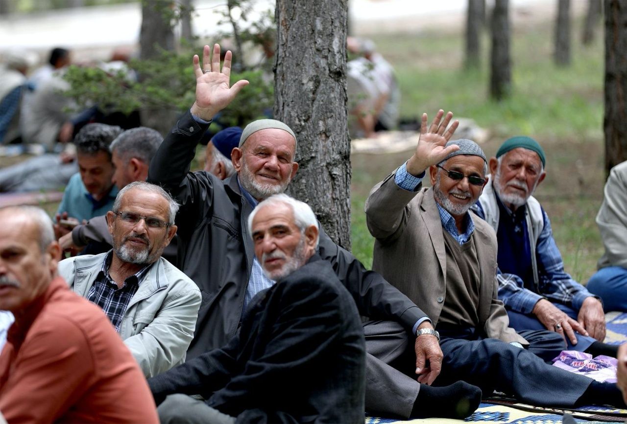 Emeklilerin bayram ikramiyesi için 2 formül masada! 2026 bayram ikramiyesi ne kadar olacak? 5