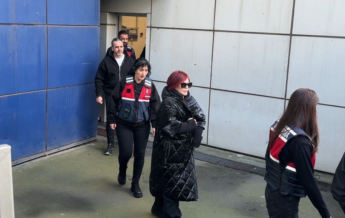 Oktay Kaynarca ve Emel Müftüoğlu, Adli Tıp Kurumu'nda saç ve kan örneği verdi! İşte ilk görüntüler 4