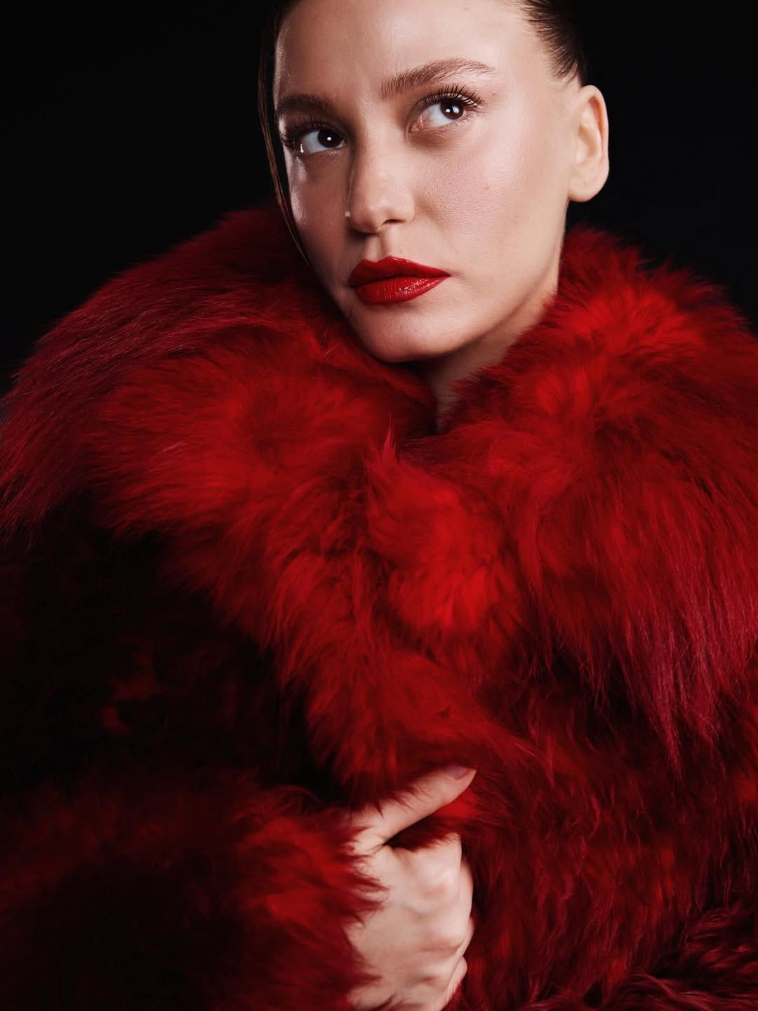 Buse Terim'den Serenay Sarıkaya'ya olay yorum 7
