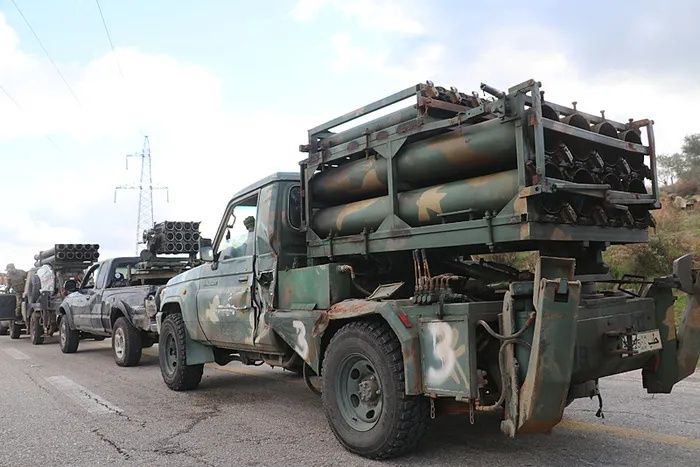 Fırat'ın batısında saha değişti! YPG/SDG geri çekilirken Suriye Ordusu Deyr Hafir'e ilk birlikleriyle girdi! 4