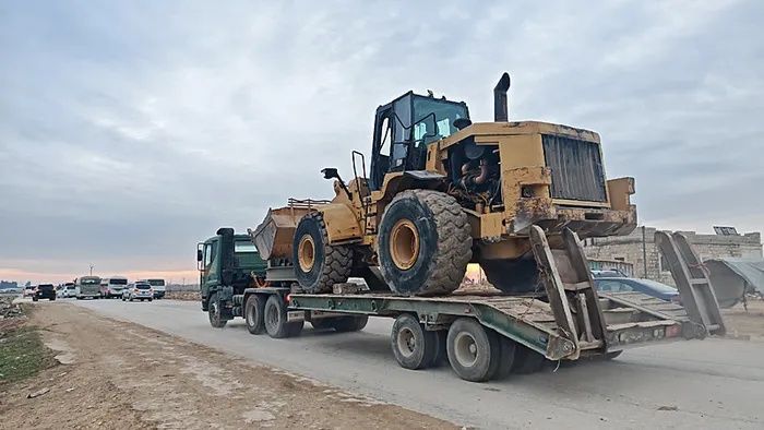Fırat'ın batısında saha değişti! YPG/SDG geri çekilirken Suriye Ordusu Deyr Hafir'e ilk birlikleriyle girdi! 2