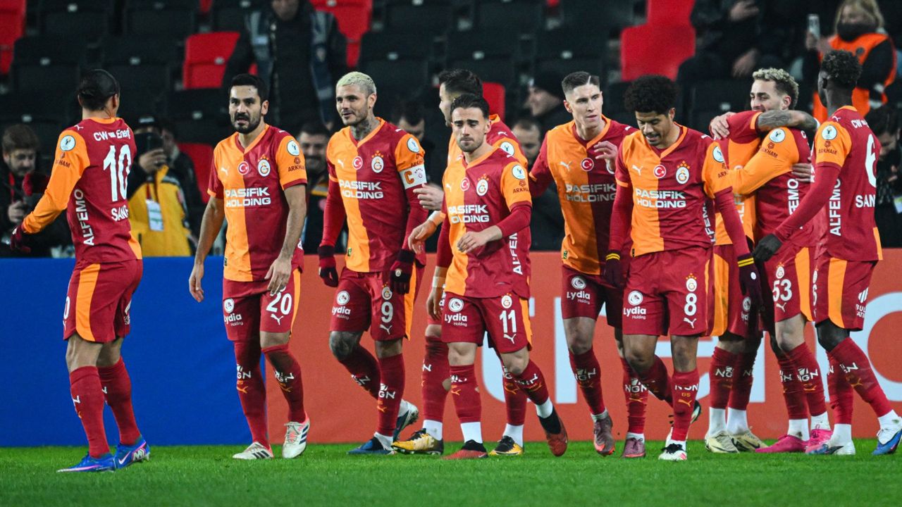 Yapay zeka Süper Lig'in şampiyonunu ve küme düşecek 3 takımı açıkladı! Zirvenin sahibi %66.1 oranla belli oldu 24