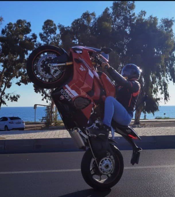 Kaskını kız arkadaşına verdi, kendi canından oldu! Antalya'da fenomen motosikletçi Kadir Akbulut hayatını kaybetti! 2