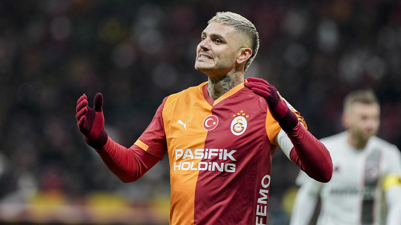 Galatasaraylı taraftarlar "yönetim istifa" diye bağırdı 8