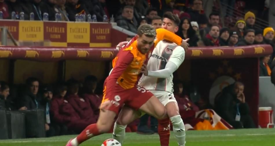 "Barış Alper Yılmaz ve Mario Lemina'ya net kırmızı kartı veremedi!" Eski hakemler Trio programında hatalı kararları tek tek açıkladı 4