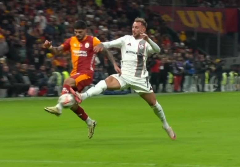 "Barış Alper Yılmaz ve Mario Lemina'ya net kırmızı kartı veremedi!" Eski hakemler Trio programında hatalı kararları tek tek açıkladı 7