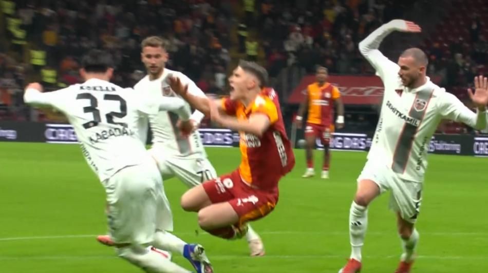 "Barış Alper Yılmaz ve Mario Lemina'ya net kırmızı kartı veremedi!" Eski hakemler Trio programında hatalı kararları tek tek açıkladı 17