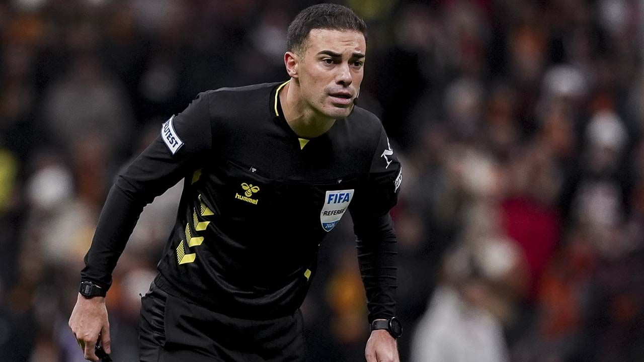 "Barış Alper Yılmaz ve Mario Lemina'ya net kırmızı kartı veremedi!" Eski hakemler Trio programında hatalı kararları tek tek açıkladı 1