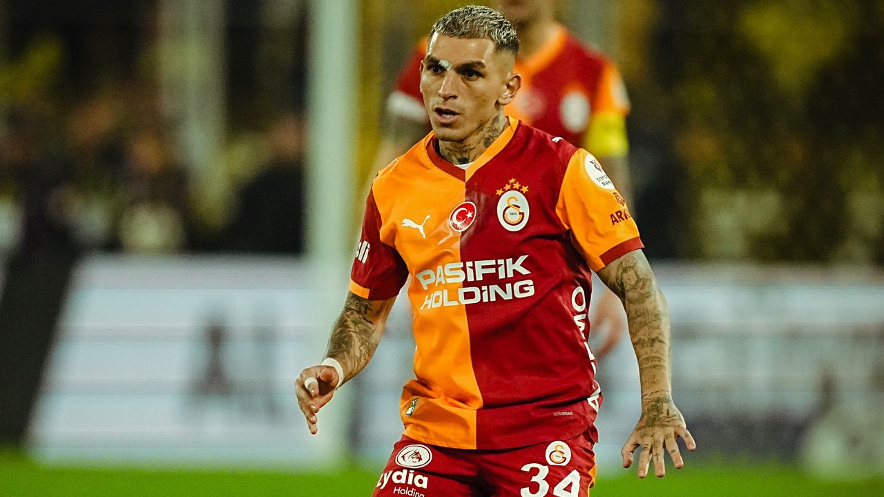 Hasan Şaş canlı yayında çıldırdı! "Hiçbir oyuncu Galatasaray'ı tehdit edemez! Herkes haddini bilecek! Sen kimsin Lucas Torreira? Gidecekse de gitsin" 8