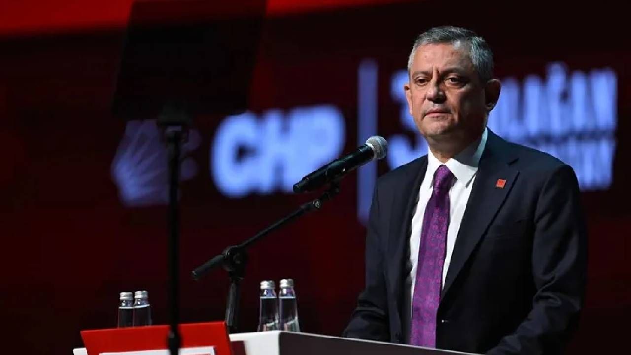 CHP’de iktidar savaşı: Özgür Özel sildi, Ekrem İmamoğlu “ben buradayım” dedi 1