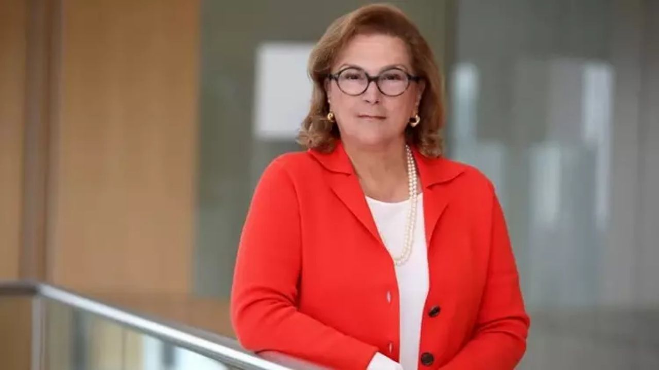 Koç'un ardından Sabancı'dan Erdoğan ziyareti! Güler Sabancı, Sabancı Holding'in yeni başkanı Hayri Çulhacı’yla beraber Cumhurbaşkanı Erdoğan'ı ziyaret etti 1