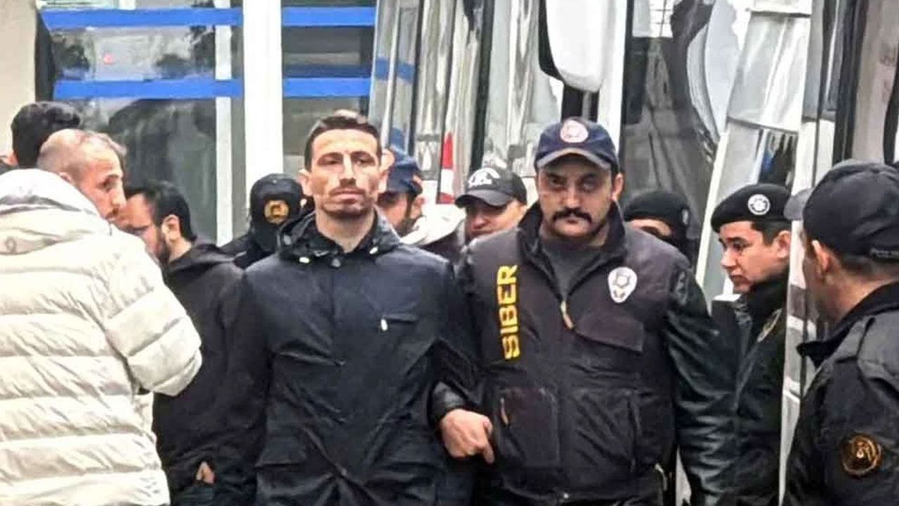 Mert Hakan Yandaş'ı ziyaret eden Galatasaraylı futbolcular 5