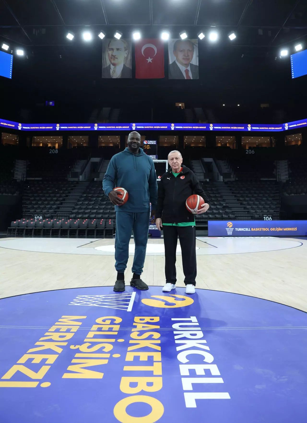 Cumhurbaşkanı Erdoğan ve NBA efsanesi Shaquille O’Neal bir araya geldi! 2