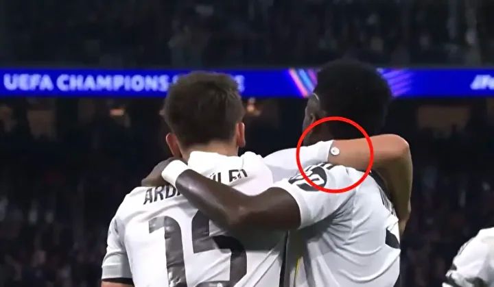 Arda Güler'in kolundaki sağlık cihazı ne işe yarıyor? 7