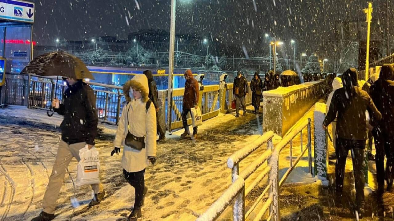 Meteoroloji ve Bakanlık uyardı: Sel, kar ve hortum kapıda: Yarın 14 İlde yağış felaketi başlıyor! 1