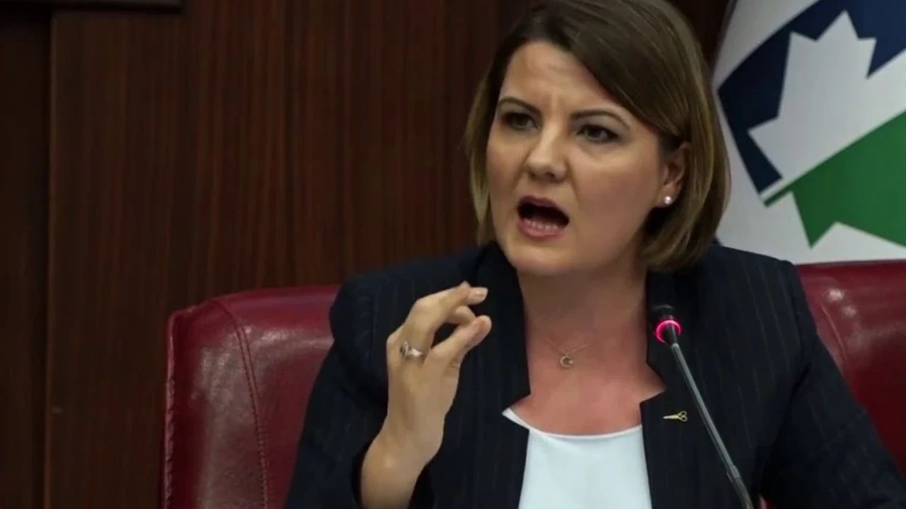 İzmit Belediyesi'nde saksı krizi! 342 bin liralık doğrudan temin... "Halkın parası çarçur ediliyor" 2