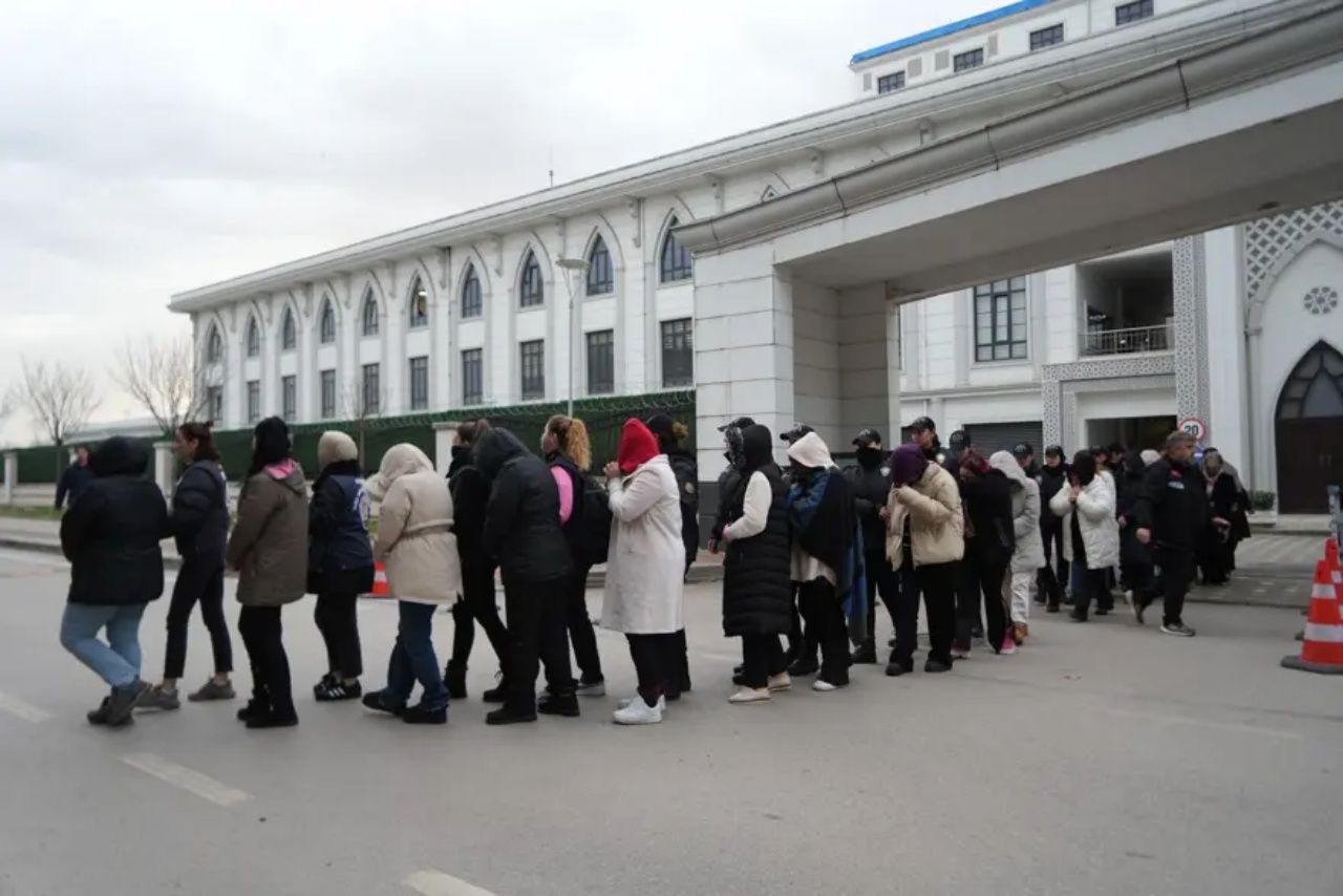 Dolandırıcıların yeni silahı yapay zeka: Sahte kadın profilleriyle 484 milyon liralık vurgun 1