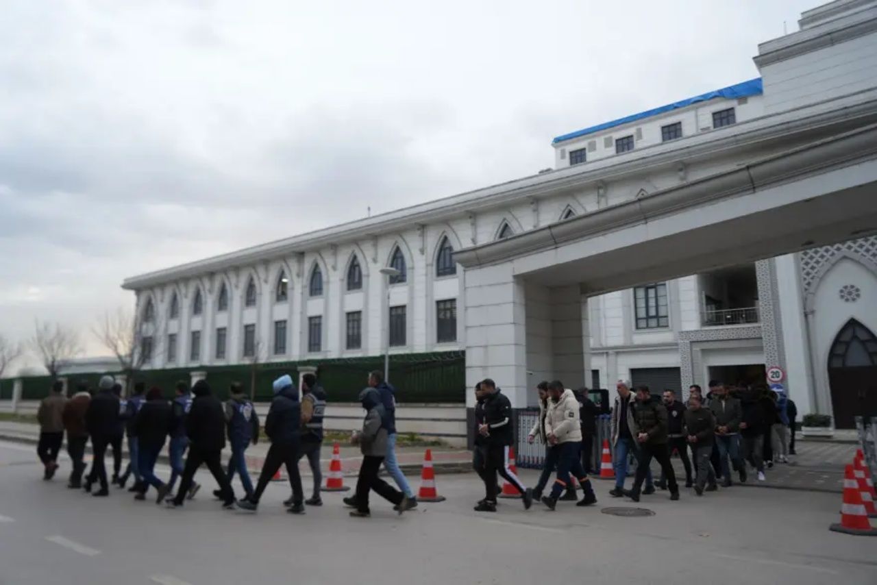 Dolandırıcıların yeni silahı yapay zeka: Sahte kadın profilleriyle 484 milyon liralık vurgun 2
