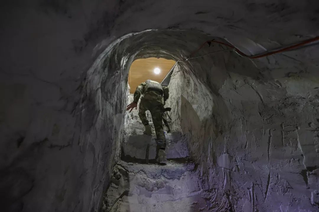 Yer üstünde sivil ev, yer altında terör üssü! YPG'nin Tünel Şebekesi deşifre oldu! İşte YPG'nin Suriye'deki tünelleri 5