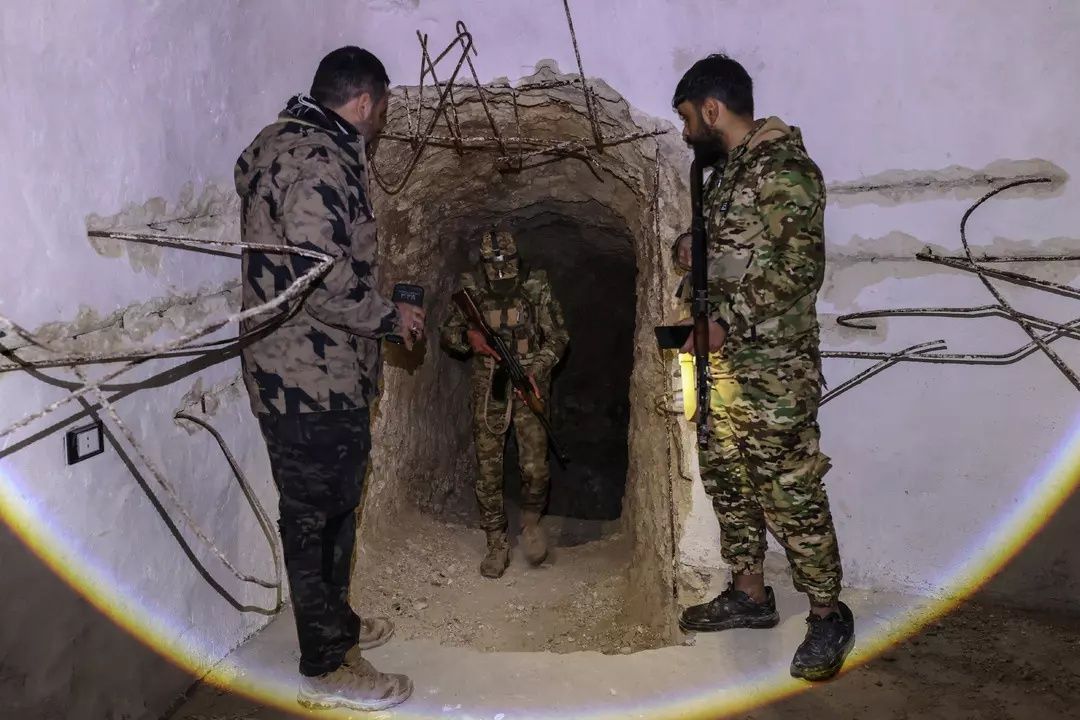 Yer üstünde sivil ev, yer altında terör üssü! YPG'nin Tünel Şebekesi deşifre oldu! İşte YPG'nin Suriye'deki tünelleri 7