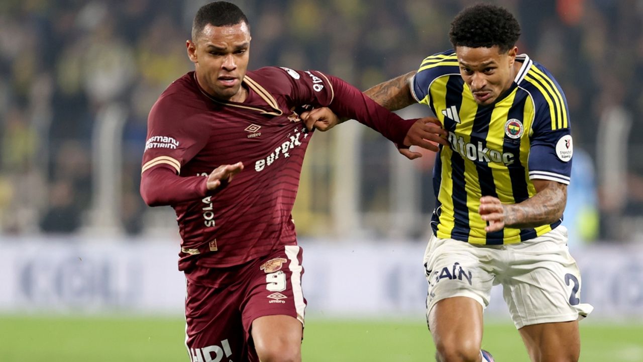 "Ey Fenerbahçe yönetimi Talisca’dan hem İcardi hem de Osimhen yaratmaya kalkıyorsun. Şapkadan tavşan çıkmaz arkadaş. Milleti yemeyin!" 1