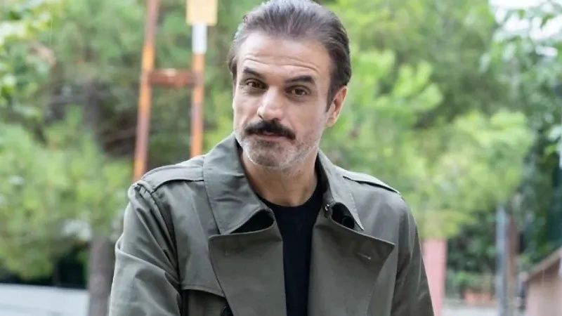 Nakil kapıda, umutlar taze... Ünlü oyuncu Ufuk Özkan'ın sağlık durumuyla ilgili hastaneden yeni açıklama geldi: 3 donör adayı var! Enfeksiyona yakalandı... 1