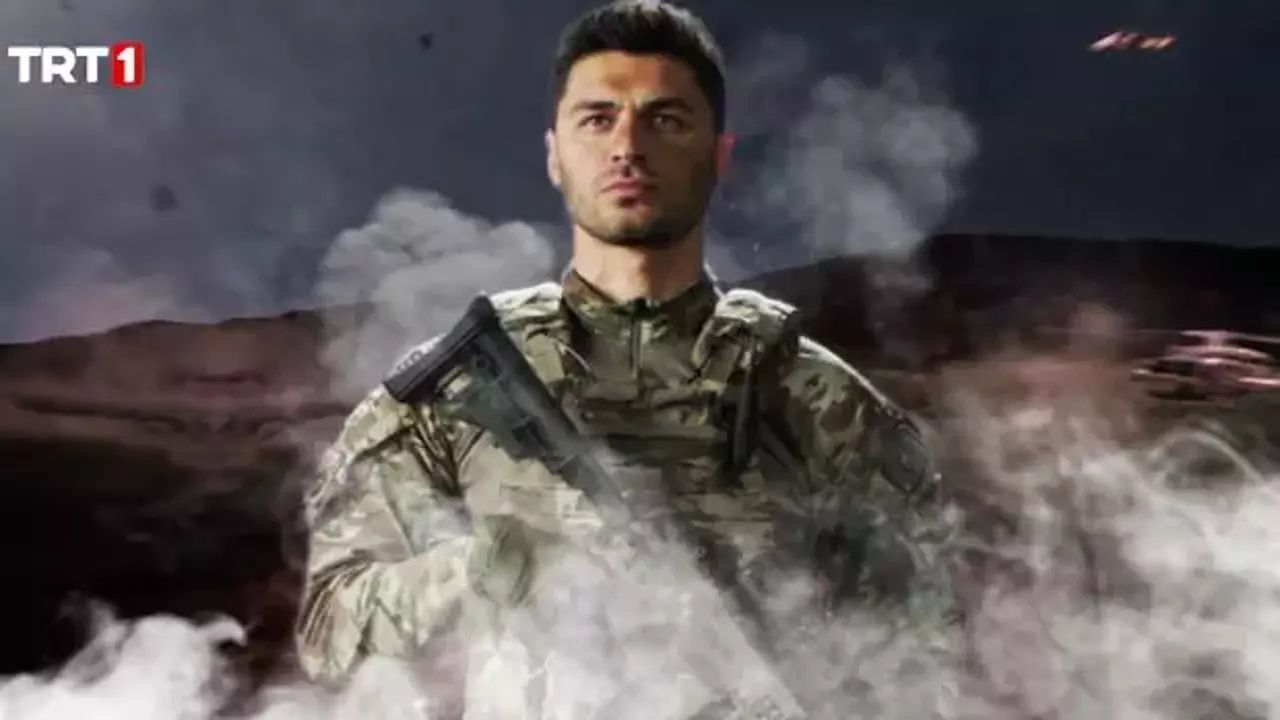 Uyuşturucu testi kadrodan etti! Kızılcık Şerbeti'nin yeni Fatih'i Emre Dinler oldu... Emre Dinler kimdir? 8