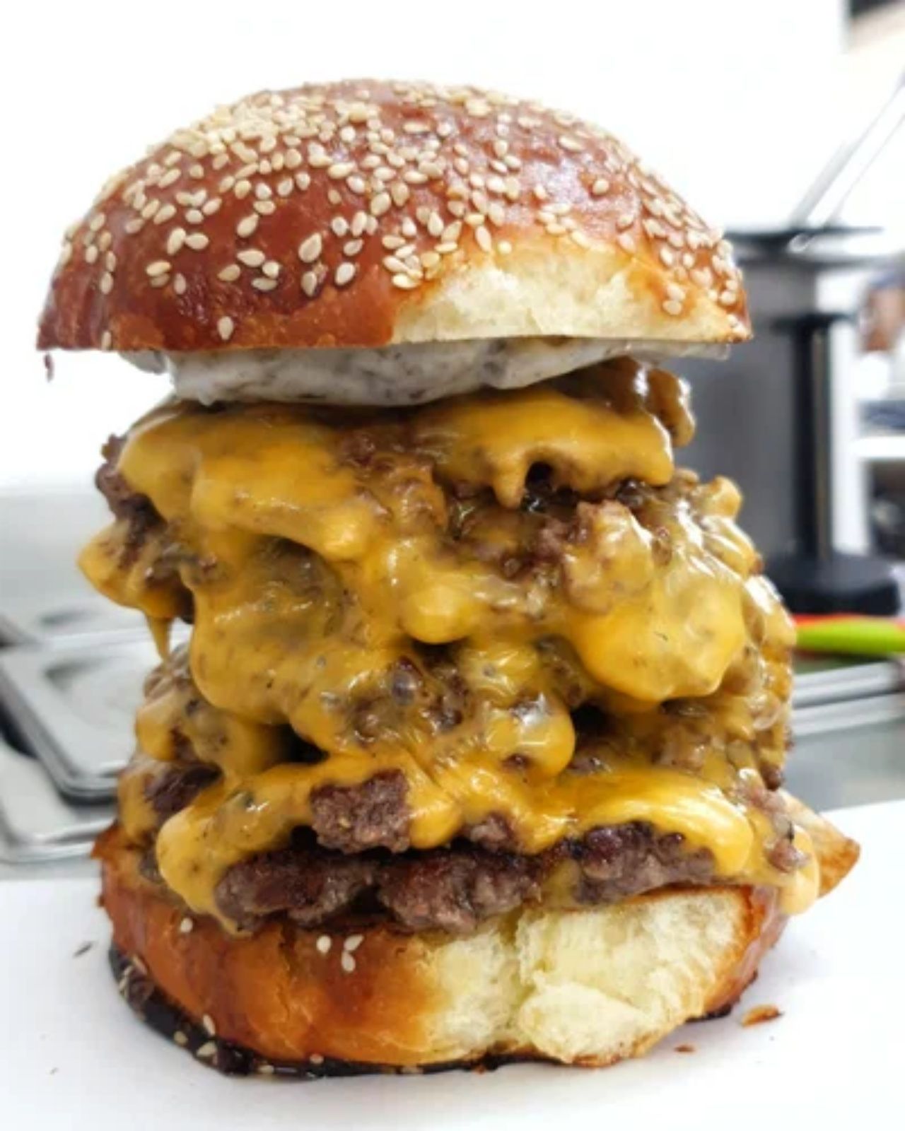 Referansı olmayan giremiyor... Ticaret Bakanlığı günde sadece 10 müşteri kabul eden ve şifreyle girilen ünlü hamburgerci Zmash Burger'e inceleme başlattı 3