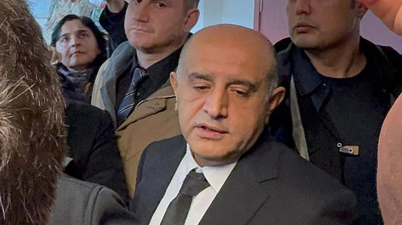 CHP'li başkanlar köşeye sıkıştı! Aziz İhsan Aktaş duruşmasında trajikomik savunmalar: Erkeksi duygularla korudum! Kadayıf kutusunda rüşvet sorusuna bakın ne dedi... 4