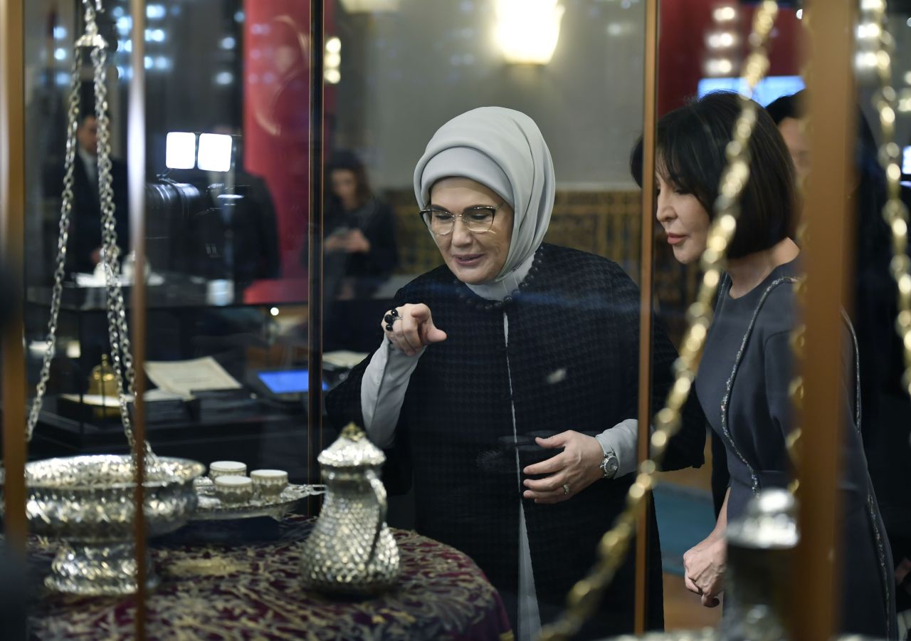 Emine Erdoğan, Özbekistan Cumhurbaşkanı'nın eşi Mirziyoyeva ile bir araya geldi 1