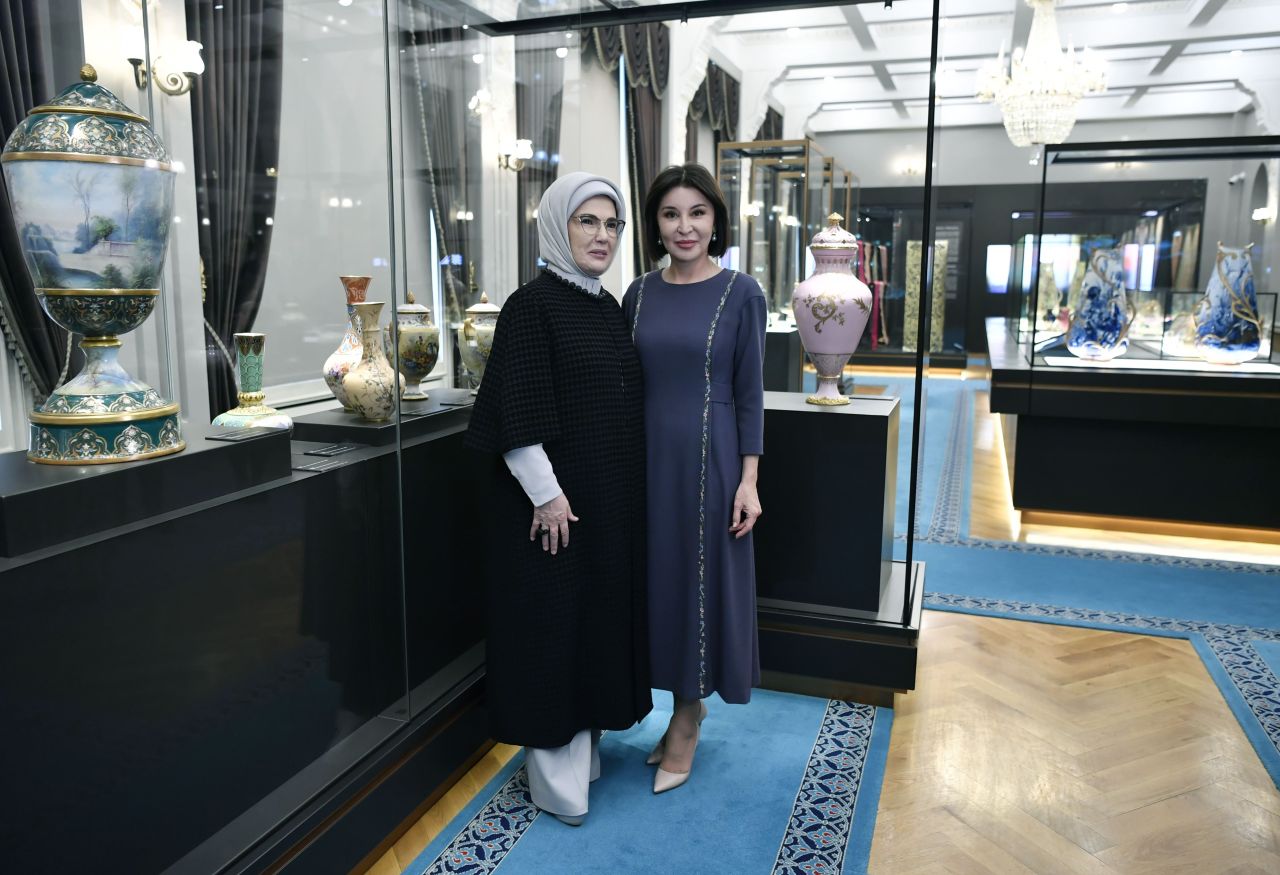 Emine Erdoğan, Özbekistan Cumhurbaşkanı'nın eşi Mirziyoyeva ile bir araya geldi 6