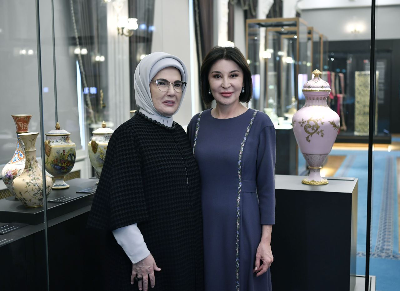 Emine Erdoğan, Özbekistan Cumhurbaşkanı'nın eşi Mirziyoyeva ile bir araya geldi 7