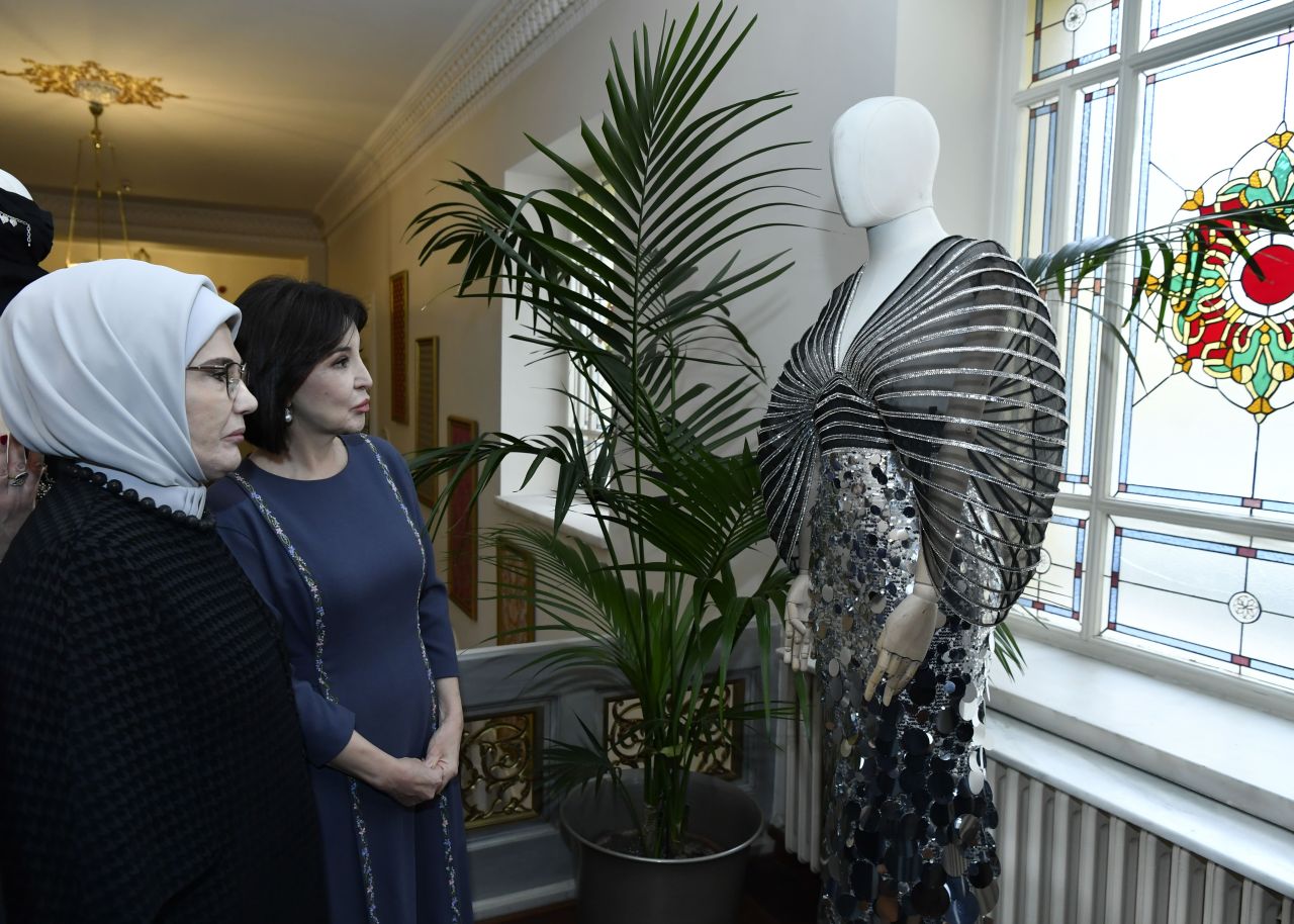 Emine Erdoğan, Özbekistan Cumhurbaşkanı'nın eşi Mirziyoyeva ile bir araya geldi 9