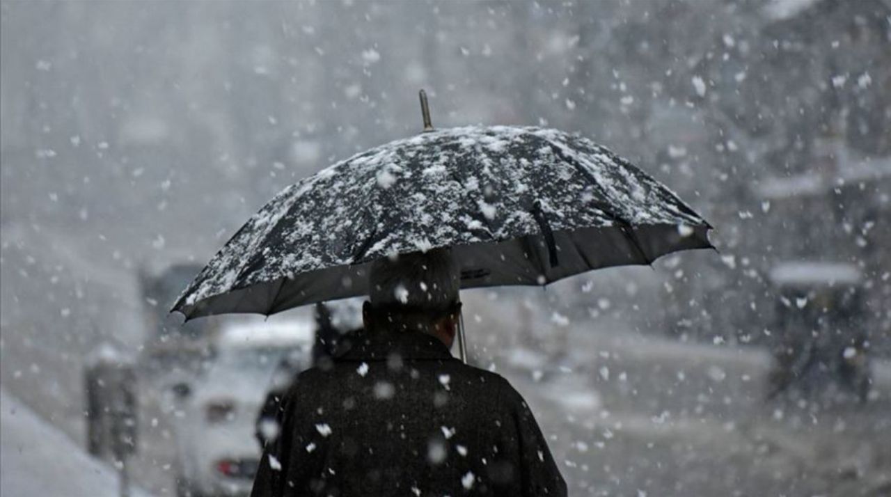 Meteoroloji ve AKOM'dan peş peşe uyarılar! İstanbul'a kar geliyor, 60 ile sarı kodlu uyarı... 5