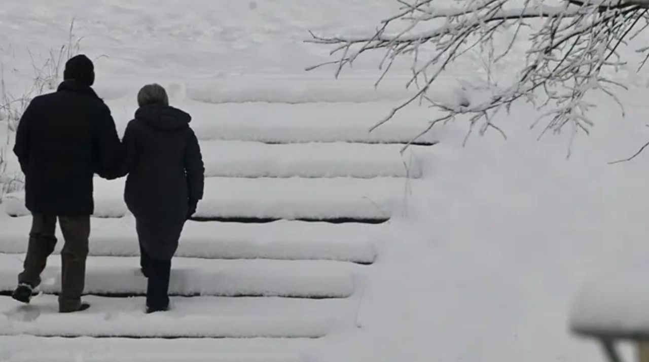 Meteoroloji ve AKOM'dan peş peşe uyarılar! İstanbul'a kar geliyor, 60 ile sarı kodlu uyarı... 3